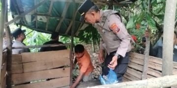 Polsek Batunadua Bersama Warga Bongkar Gubuk Lokasi Penyalahgunaan Narkoba