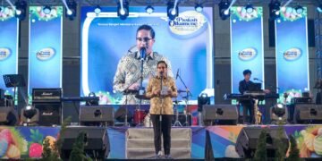 Rico Waas Bawa Pesan Kedamaian di Tengah Ribuan Jemaat Paskah Oikumene