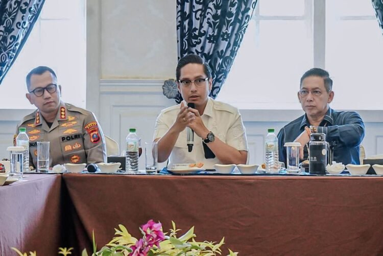 Rico Waas Tekankan Pelayanan dan Ruang Aspirasi Buruh pada May Day
