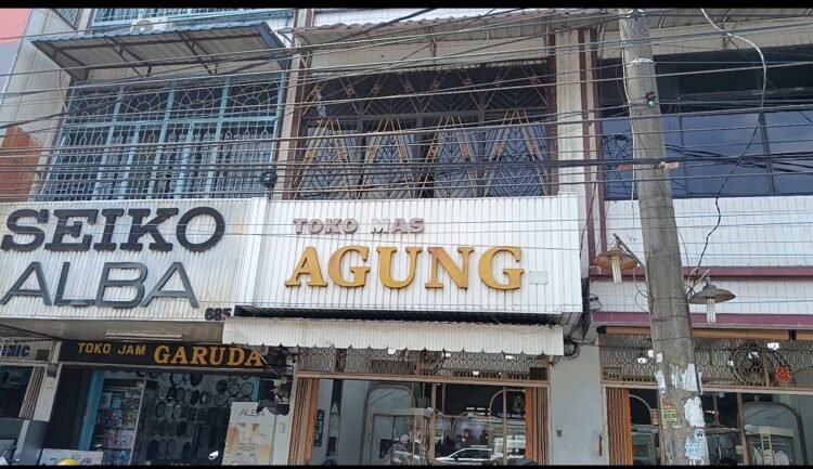 Bergaya Pembeli, Pemotor Larikan 150 Gram Emas Batangan dari Toko Agung