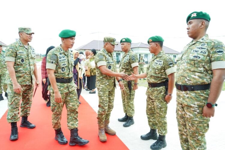Pangdam IBB Dampingi Wakasad Kunjungan Kerja ke Yonif TP 852 Arba Yudha Bhakti
