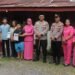 Wujud Kepedulian, Kapolres Langkat Berikan Tali Asih Kepada Istri Personel Polri Yang Suaminya Meninggal