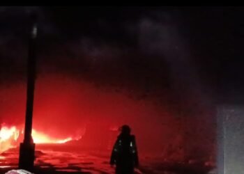 Pabrik Mainan di Medan Johor Terbakar, Asap Hitam  Membumbung Tinggi