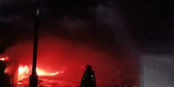 Pabrik Mainan di Medan Johor Terbakar, Asap Hitam Membumbung Tinggi