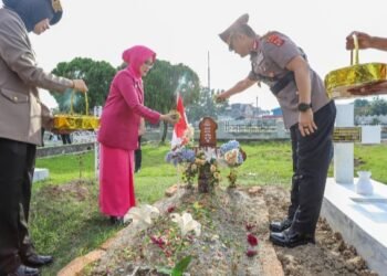 Sambut HUT ke-80 Bhayangkara, Polda Sumut Ziarah ke TMP Medan