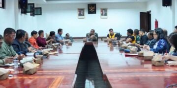 Bupati Karo Pimpin Rapat Pengelolaan Ekowisata Air Panas Semangat Gunung dan Daulu