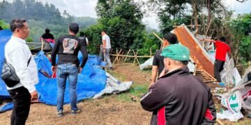 Satres Narkoba Polres Karo Bakar Lokasi Konsumsi Sabu