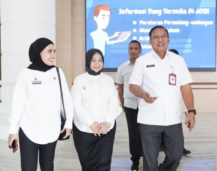 Plt. Bupati Tiorita Surbakti Percepat Penanganan Korban Banjir Langkat