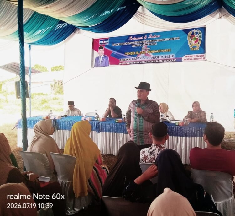 Warga Marelan Keluhkan Bak Muatan Truck Sampah Tidak Ditutup