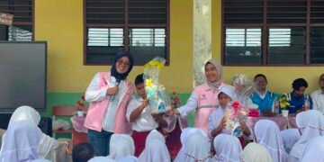Peduli Kesehatan PT PLN Indonesia Power UBP Pangkalan Susu Bersama Tim Dokter dan Srikandi Berikan Edukasi 6 Langkah Cuci Tangan yang Benar di Sekolah SD Negeri 054951