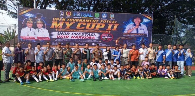 Sekda P.Sidimpuan Buka Tournament Futsal Tingkat Pelajar Marini Yuliana Cup II