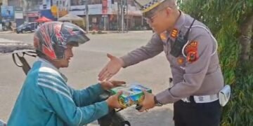 Polantas Polres Padangsidimpuan Gelar Jumat Berkah
