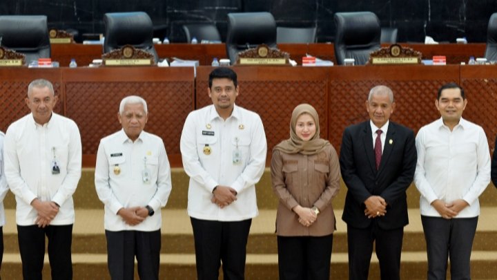 Gubernur Bobby Nasution Sampaikan Ranperda Pertanggungjawaban APBD 2025