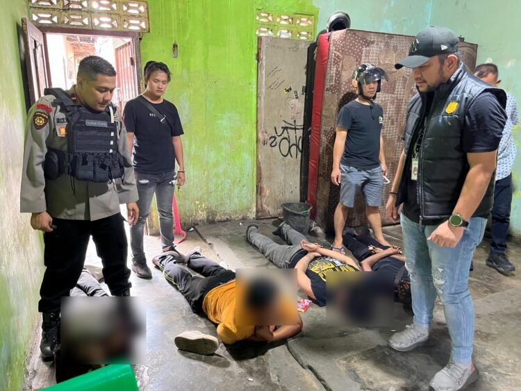 Dua Sarang Narkoba Mangkubumi Digerebek, Dua Pengedar dan Tujuh Pemakai Diciduk