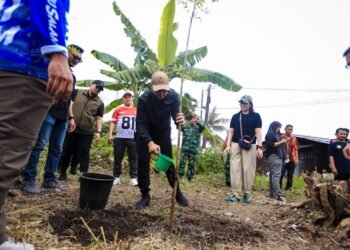Menyambut Kemerdekaan RI, Rico Waas Gelar Gotong Royong Massal di 21 Kecamatan Hingga Serap Aspirasi Warga