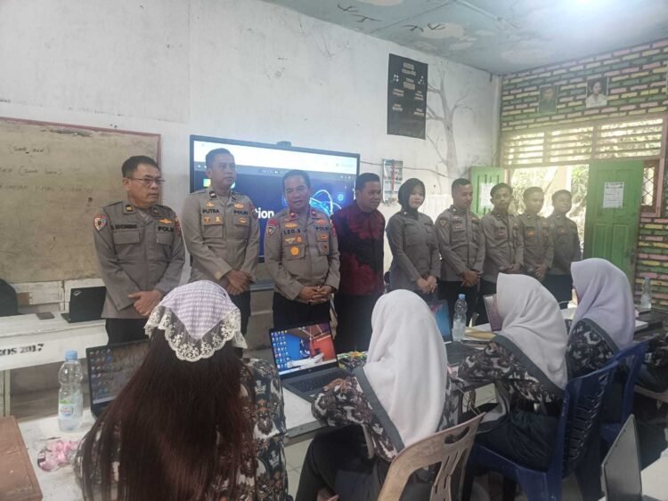 Polres Padang Lawas Sosialisasikan ToT Program Paham AI di SMA 1 Barumun