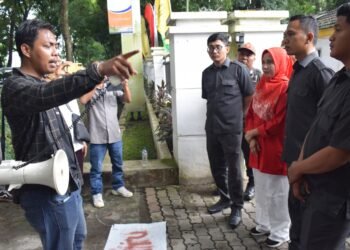 Unjuk Rasa di DPRD Langkat, Tuntut Perbaikan Pelayanan 