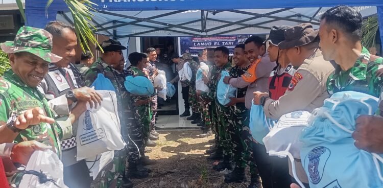 1.725 Paket Bantuan Logistik Presiden Tiba di Maumere untuk Masyarakat Terdampak Bencana