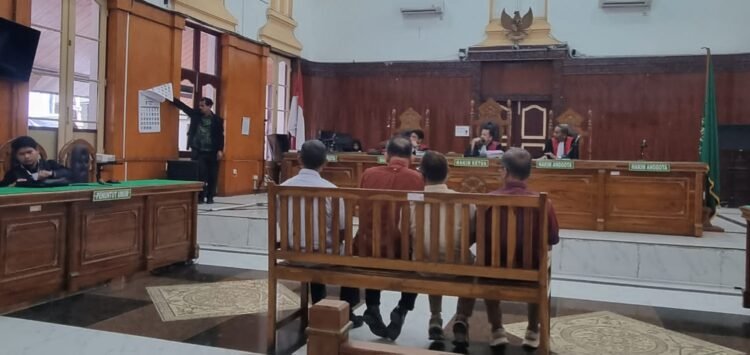 Tuntutan Korupsi PT Inalum Rp141 Milyar Belum Siap: Hakim Ketua Marah
