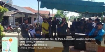 Aksi Blokir Jalan di Desa Pematang Cengal Tanjung Pura Langkat Jadi Sorotan