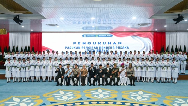 Bobby Nasution Kukuhkan 74 Paskibraka Sumut, Tekankan Peran sebagai Teladan Persatuan