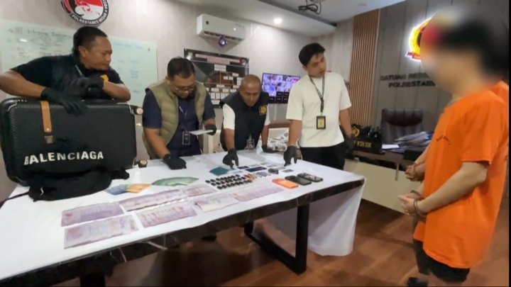 WNA Malaysia Ditangkap Pasok dan Edarkan Vape Narkoba Bersama Kekasih WNI