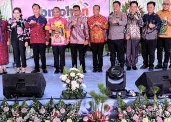 Dorong Festival Bunga dan Buah Naik Kelas, Bupati Karo Jajaki Sinergi Global di Tomohon International Flower Festival 2026