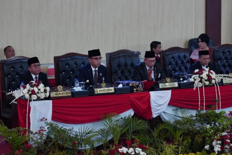 Hadiri Paripurna DPRD, Wali Kota dan Wakil Wali Kota Medan Simak Pidato Kenegaraan Presiden Prabowo