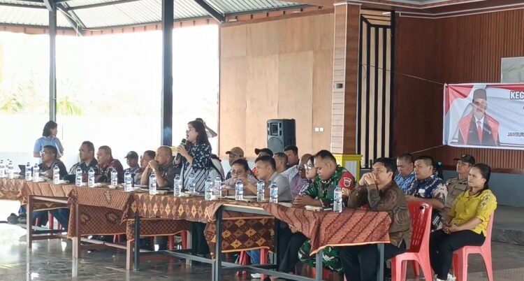 Babinsa Koramil 08/Tigabinanga Hadir di Masa Reses DPRD Karo, Aspirasi Warga Tigabinanga Didengar
