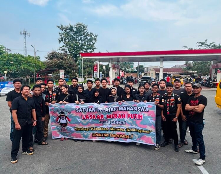 SAPMA LMP PTKI Medan Berbagi Makanan Kepada Warga