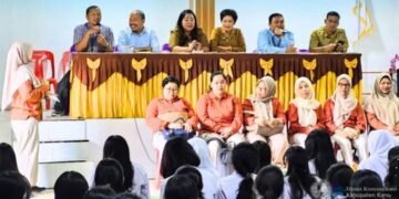 Kolaborasi DPPA-KB Sumut dengan DP3AP2KB Karo Gelar “Curhat, Healing, and Let’s Grow Goes to School”