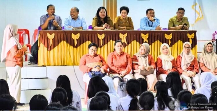 Kolaborasi DPPA-KB Sumut dengan DP3AP2KB Karo Gelar “Curhat, Healing, and Let’s Grow Goes to School”