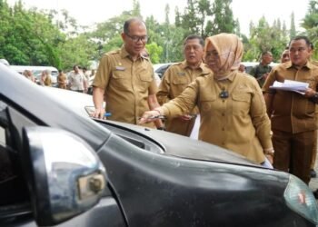 Plt. Bupati Langkat Tiorita Periksa Seluruh Kendaraan Dinas