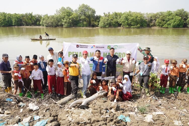 Pertamina Patra Niaga Sumbagut Gelar Penanaman Mangrove Jelang Hari Ozon Internasional, Komitmen Jaga Pesisir Untuk Masa Depan
