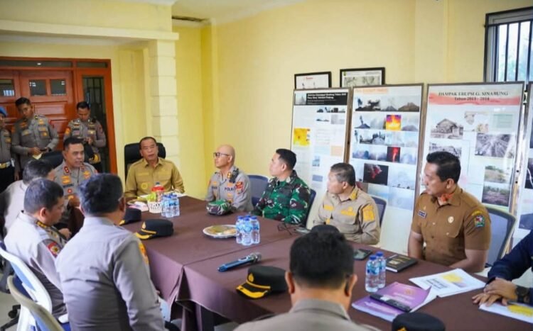 Bupati Karo dan Kapolda Sumut Rapatkan Langkah Mitigasi Bencana Erupsi Gunung Sinabung