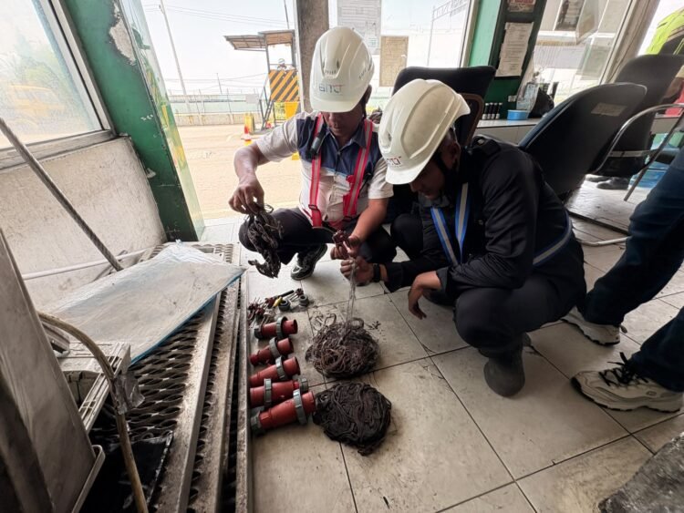 Komplotan Rayap Besi Curi Kabel dari Kapal Kargo, Pelaku Diburu