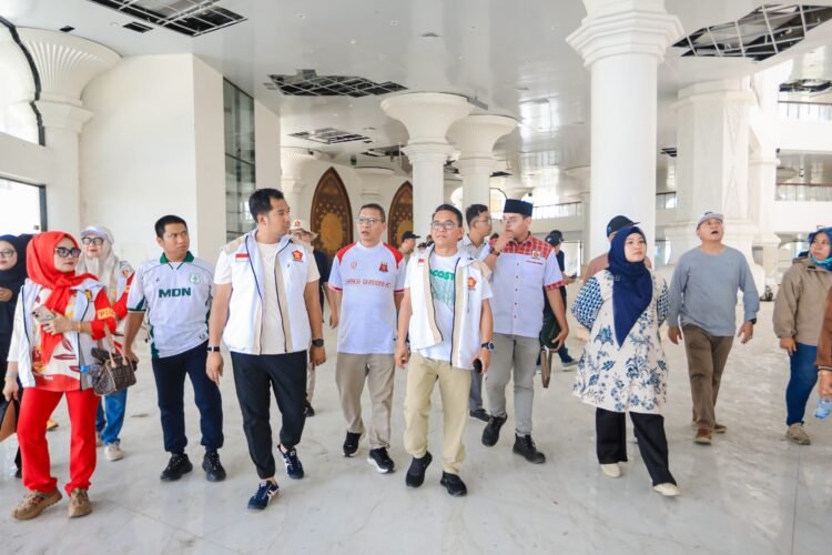 Bersih-Bersih Islamic Center, Zakiyuddin Ajak Warga Medan Hidupkan Lagi Semangat Gotong Royong