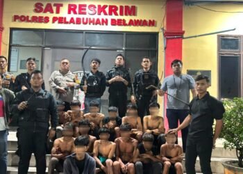 Polres Pelabuhan Belawan Tangkap 13 Pemuda Terkait Geng Motor dan Tawuran Sita 4 Sajam dan Ketapel