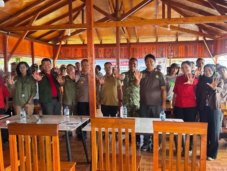 Kapolsek Tigapanah Sosialisasikan Pencegahan Karhutla kepada Warga Desa Tongging