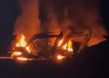 Madina Memanas, 3 Ekskavator Tambang Ilegal Dibakar Warga
