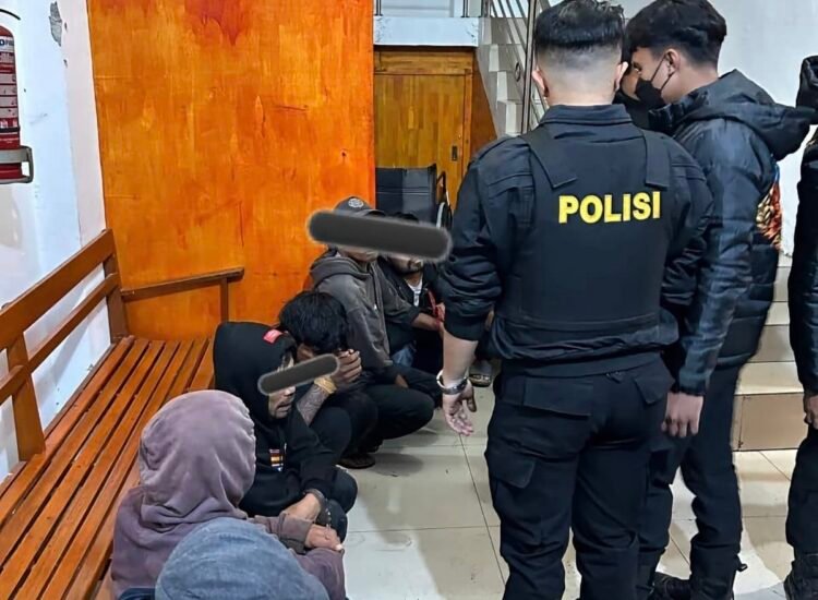 Polres Karo Gerebek Lokasi Diduga Sarang Narkoba di Berastagi, Tujuh Orang Positif Metamfetamina