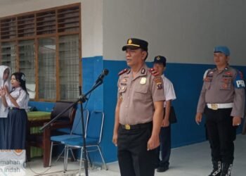 Pimpin Upacara di SMPN 9 Padangsidimpuan, Kapolsek Ajak Siswa Jauhi Narkoba dan Stop Perundungan