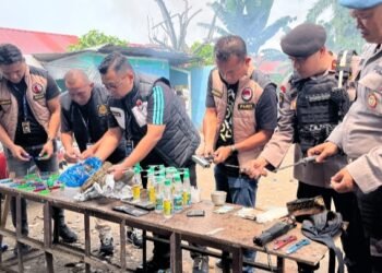 Petugas Temukan Pistol dan Sajam Saat Gerebek Sarang Narkoba Mencirim