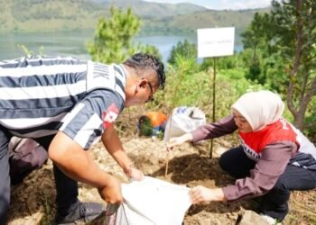 Pertamina Patra Niaga Regional Sumbagut Salurkan Bantuan Sektor Lingkungan