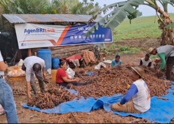 Raja Edward Sebayang Serap Aspirasi Petani Uruk Biru Pametar, Dorong Pembangunan Jalan Usaha Tani